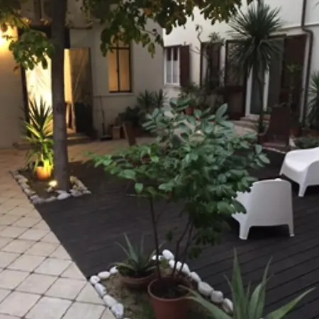 Bed and breakfast Lounge 3*